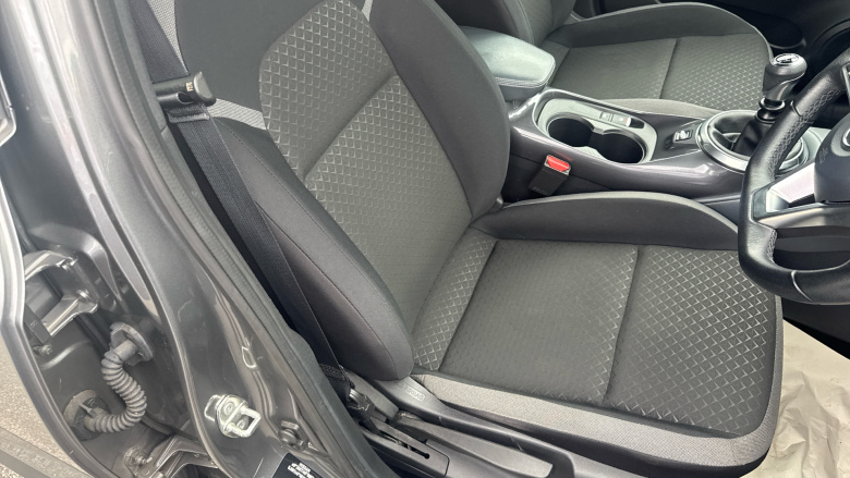 Nissan Juke 1.0 DiG-T 114 N-Connecta 5dr Petrol Hatchback